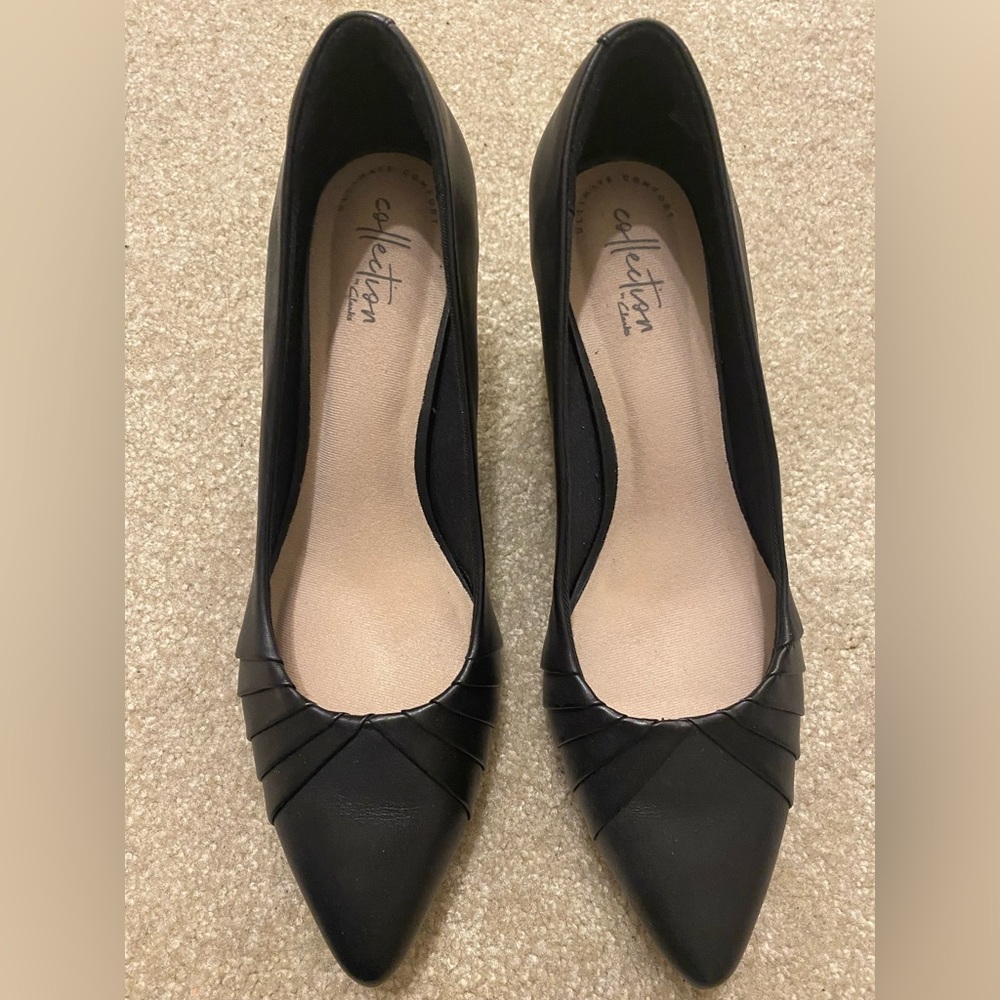 Clark dress shoes, heels in great condition, size 9